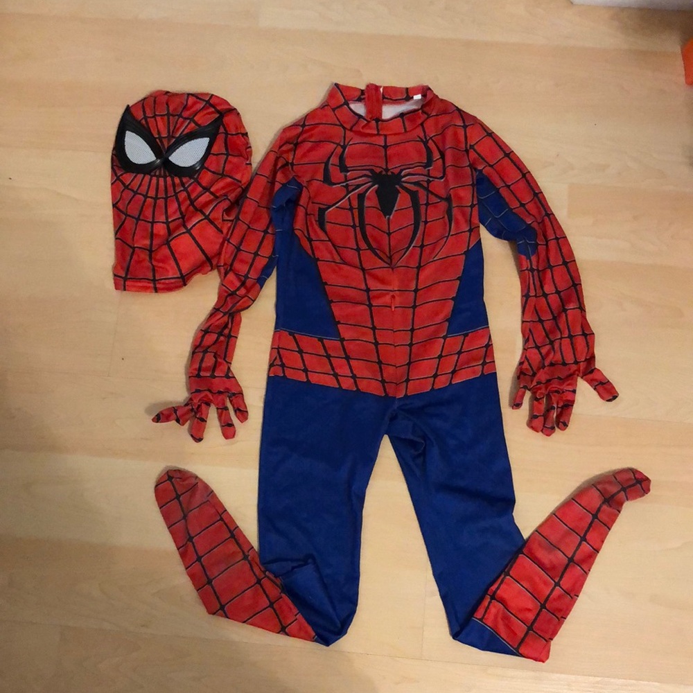 Spider-Man Costume. Size S. (39-43 inches tall)